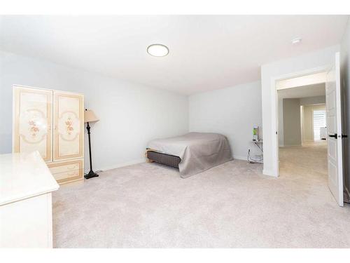 42 Ambleside Rise Nw, Calgary, AB - Indoor Photo Showing Other Room