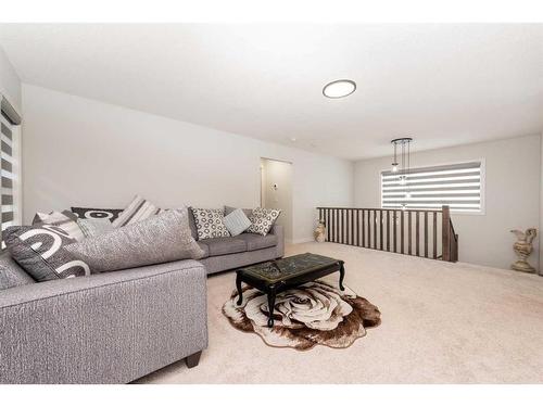 42 Ambleside Rise Nw, Calgary, AB - Indoor Photo Showing Living Room