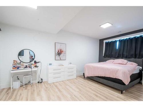 5007 35 Street, Sylvan Lake, AB - Indoor Photo Showing Bedroom