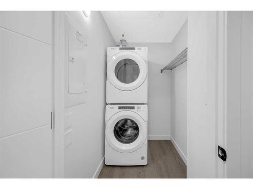 305-3932 University Avenue Nw, Calgary, AB - Indoor Photo Showing Laundry Room