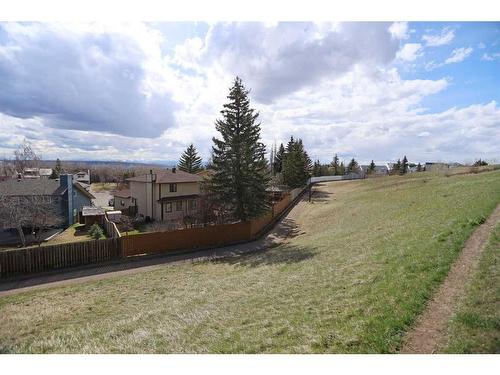 28 Hawkridge Court Nw, Calgary, AB - Outdoor With View