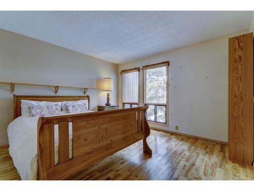 45-10401 19 Street Sw, Calgary, AB - Indoor Photo Showing Bedroom