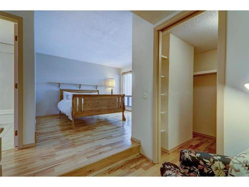 45-10401 19 Street Sw, Calgary, AB - Indoor Photo Showing Other Room