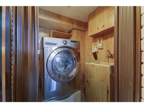 45-10401 19 Street Sw, Calgary, AB - Indoor Photo Showing Laundry Room