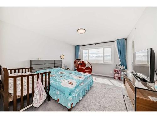 90 Howse Common Ne, Calgary, AB - Indoor Photo Showing Bedroom
