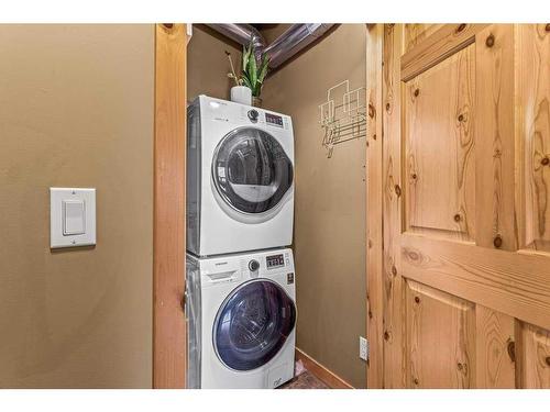 311-107 Armstrong Place, Canmore, AB - Indoor Photo Showing Laundry Room