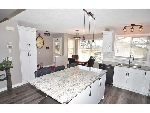222 Reunion Court Nw, Airdrie, AB - Indoor Photo Showing Kitchen