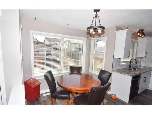 222 Reunion Court Nw, Airdrie, AB - Indoor Photo Showing Dining Room