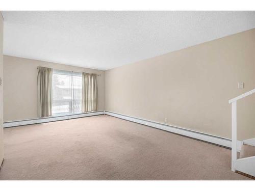 103-6919 Elbow Drive Sw, Calgary, AB - Indoor Photo Showing Other Room