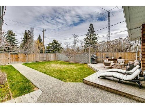 4812 Worcester Drive Sw, Calgary, AB - Outdoor With Backyard