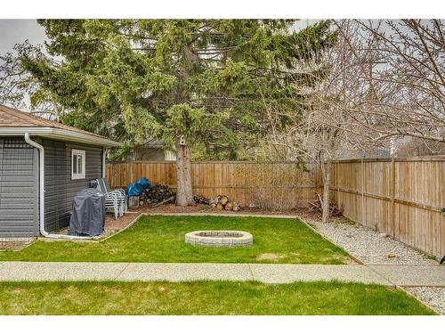 4812 Worcester Drive Sw, Calgary, AB - Outdoor With Backyard