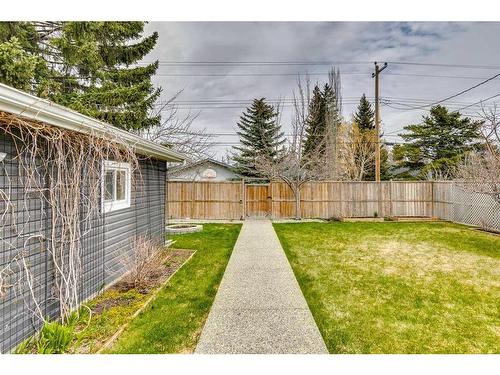 4812 Worcester Drive Sw, Calgary, AB - Outdoor