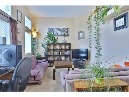 29 Copperfield Court Se, Calgary, AB - Indoor Photo Showing Living Room