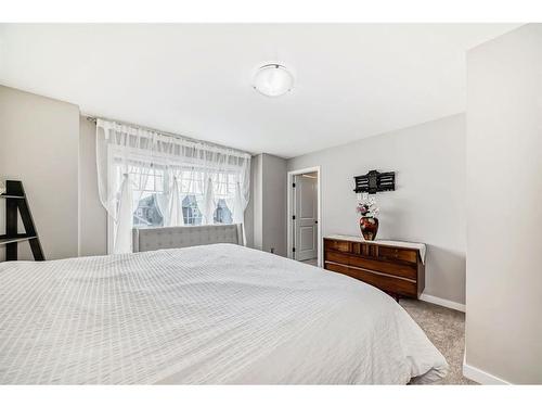 208 Ravenstern Crescent Se, Airdrie, AB - Indoor Photo Showing Bedroom
