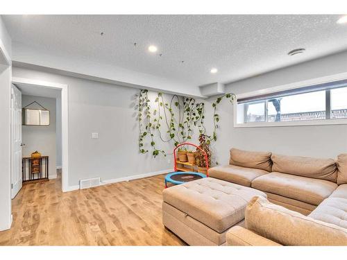 108 Whitaker Close Ne, Calgary, AB - Indoor Photo Showing Living Room