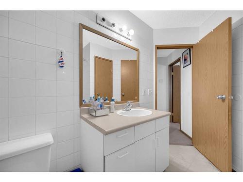 117 Martinpark Way Ne, Calgary, AB - Indoor Photo Showing Bathroom