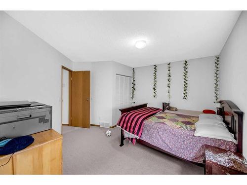 117 Martinpark Way Ne, Calgary, AB - Indoor Photo Showing Bedroom