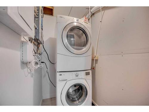 117 Martinpark Way Ne, Calgary, AB - Indoor Photo Showing Laundry Room