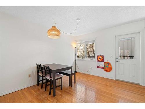 1-715 2 Avenue Nw, Calgary, AB - Indoor Photo Showing Dining Room