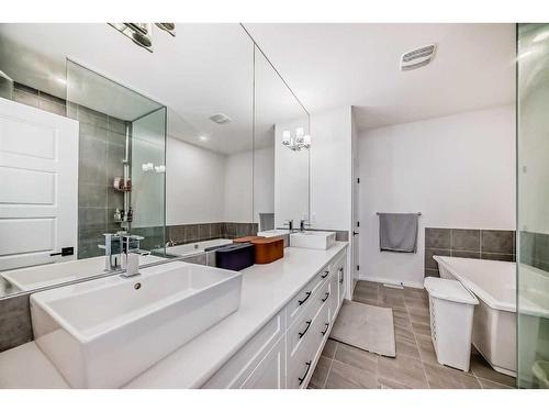 91 Carrington Crescent Nw, Calgary, AB - Indoor Photo Showing Bathroom