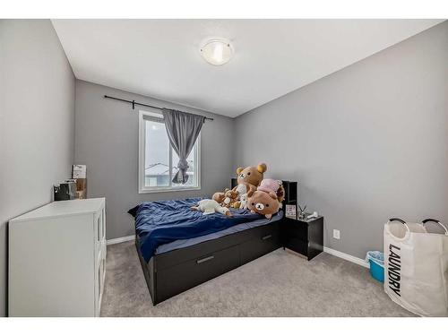 91 Carrington Crescent Nw, Calgary, AB - Indoor Photo Showing Bedroom