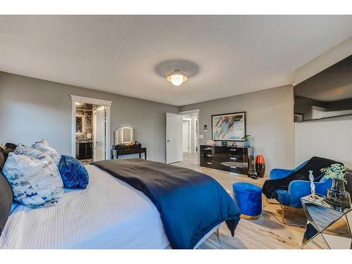 630 Rocky Ridge View Nw, Calgary, AB - Indoor Photo Showing Bedroom