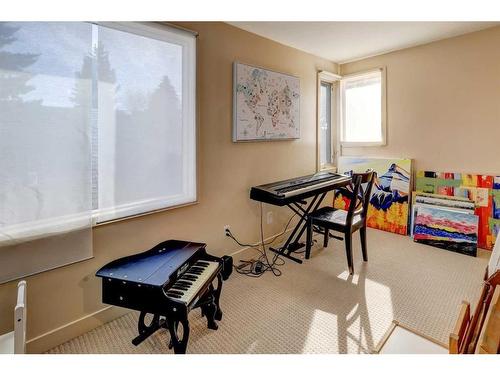2610 2 Avenue Nw, Calgary, AB - Indoor Photo Showing Other Room