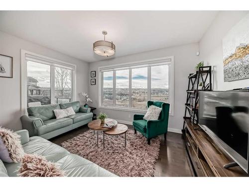 109 Evansridge Place Nw, Calgary, AB - Indoor Photo Showing Living Room