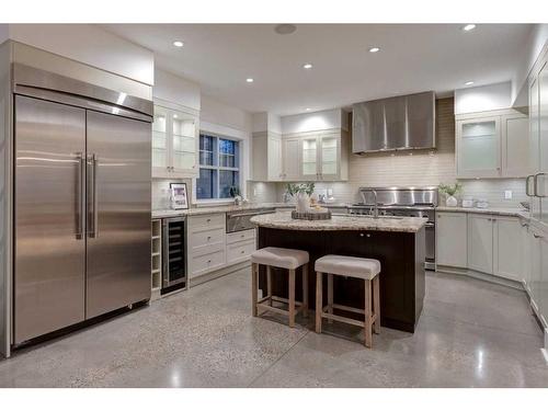 310 40 Avenue Sw, Calgary, AB - Indoor Photo Showing Kitchen With Upgraded Kitchen