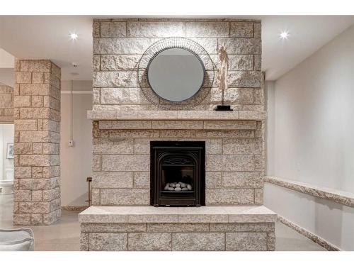 310 40 Avenue Sw, Calgary, AB - Indoor With Fireplace