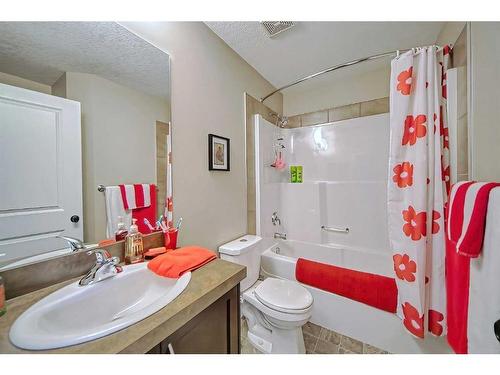 600-413 River Avenue, Cochrane, AB - Indoor Photo Showing Bathroom