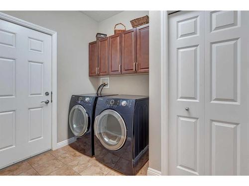 206 Valleyview Court Se, Calgary, AB - Indoor Photo Showing Laundry Room