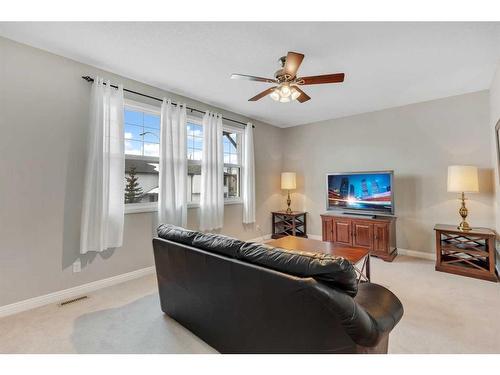 206 Valleyview Court Se, Calgary, AB - Indoor Photo Showing Living Room