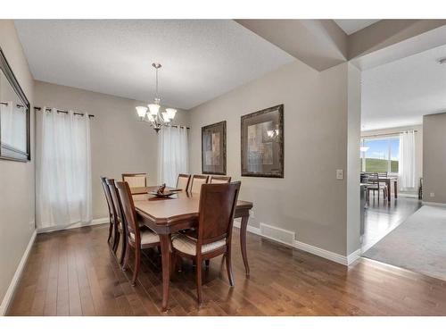 206 Valleyview Court Se, Calgary, AB - Indoor Photo Showing Dining Room