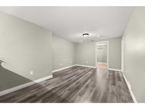 116 54 Avenue Nw, Calgary, AB - Indoor Photo Showing Other Room