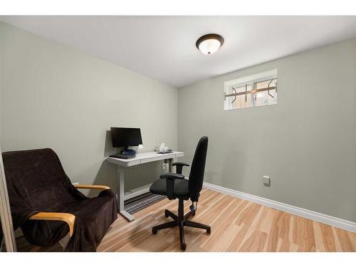 116 54 Avenue Nw, Calgary, AB - Indoor Photo Showing Office