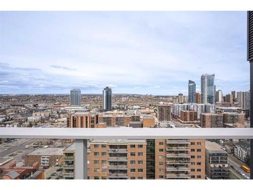 710-1319 14 Avenue Sw, Calgary, AB - Outdoor With View