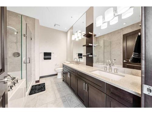 3205-211 13 Avenue Se, Calgary, AB - Indoor Photo Showing Bathroom