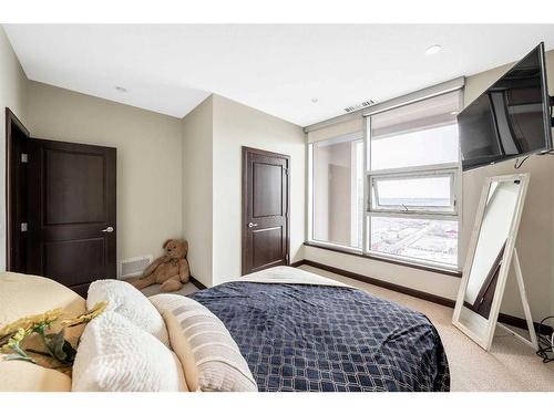 3205-211 13 Avenue Se, Calgary, AB - Indoor Photo Showing Bedroom