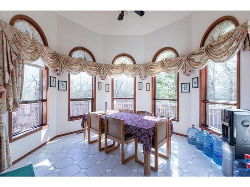 243022 Westbluff Road Sw, Rural Rocky View County, AB - Indoor Photo Showing Dining Room