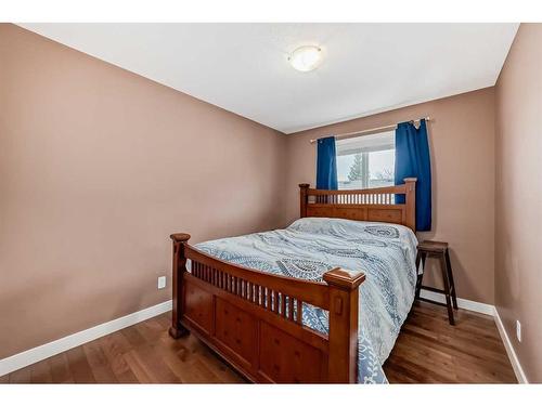 211 Hillcrest Boulevard, Strathmore, AB - Indoor Photo Showing Bedroom