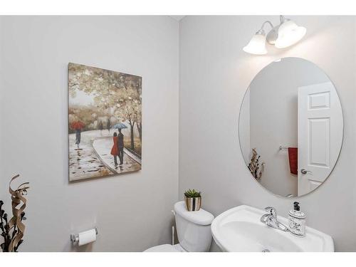 40 Evanspark Circle Nw, Calgary, AB - Indoor Photo Showing Bathroom