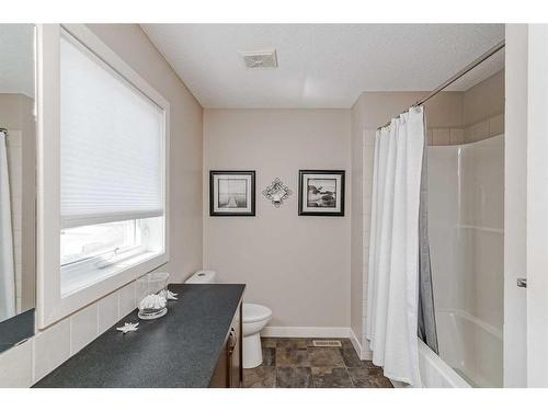 40 Evanspark Circle Nw, Calgary, AB - Indoor Photo Showing Bathroom