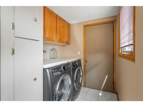 208 Templevale Place Ne, Calgary, AB - Indoor Photo Showing Laundry Room