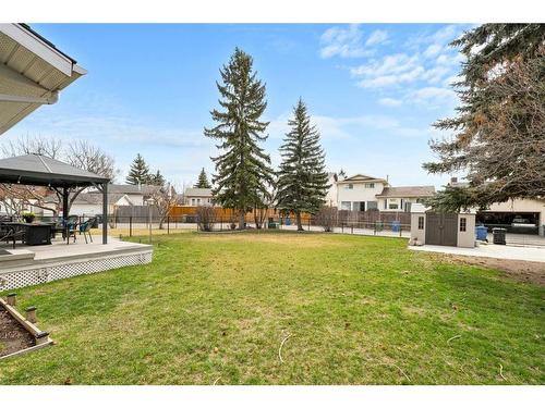 208 Templevale Place Ne, Calgary, AB - Outdoor With Backyard