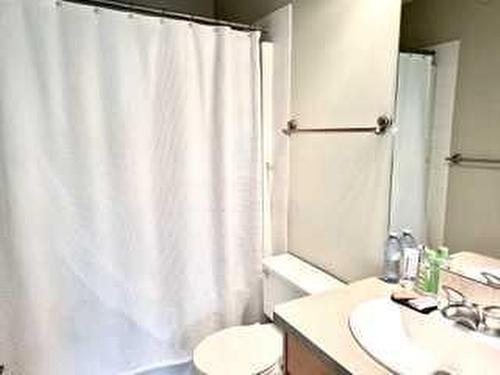 328-2233 34 Avenue Sw, Calgary, AB - Indoor Photo Showing Bathroom