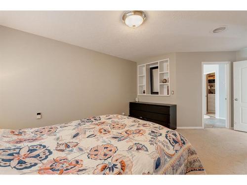 34 Discovery Rise Sw, Calgary, AB - Indoor Photo Showing Bedroom