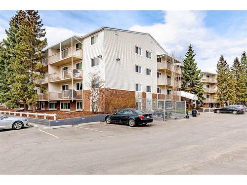 401-3420 50 Street Nw, Calgary, AB - Outdoor With Balcony With Facade