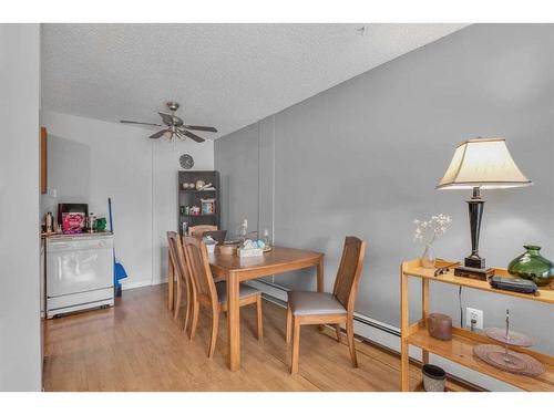 401-3420 50 Street Nw, Calgary, AB - Indoor Photo Showing Dining Room