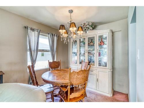 712 37 Street Sw, Calgary, AB - Indoor Photo Showing Dining Room